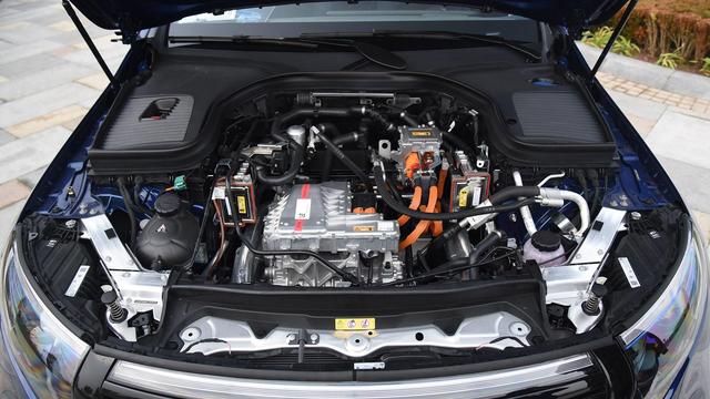 奔驰 新款EQC纯电动SUV如何紧急切断高压电？
