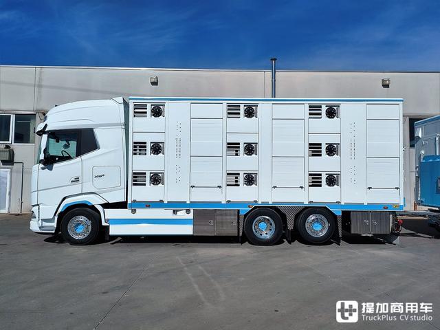 独特的达夫XG+活禽运输卡车实拍！超大驾驶室，还是载货车底盘？