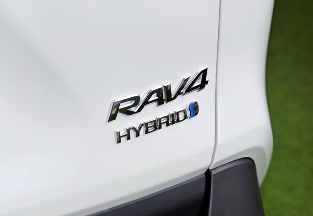 看完RAV4荣放的技术筹码，我读懂了什么叫“有路必有丰田车”！