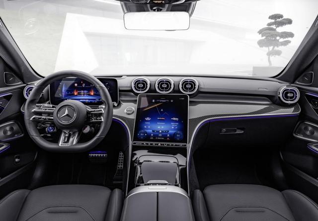 全新奔驰AMG C43旅行版实车曝光，造型年轻性能强悍，你心动了吗？
