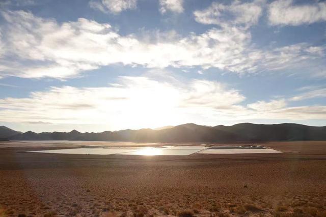 西藏珠峰上半年净利4.47亿 阿根廷锂盐项目或将于底前形成产能