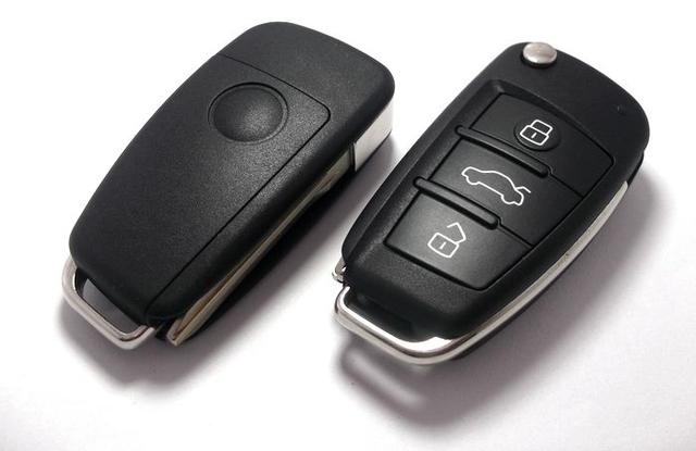 汽车遥控钥匙上的按键都表示什么意思？如何使用？