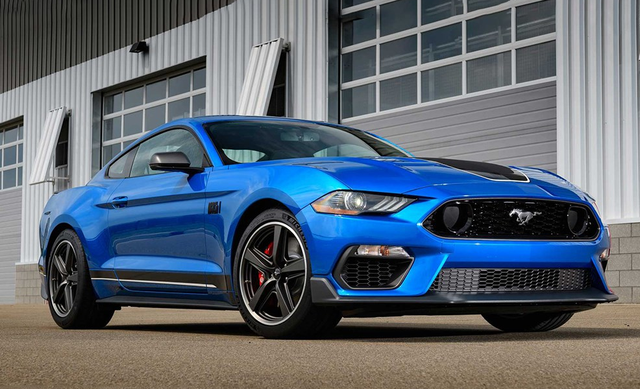 全新一代Mustang谍照曝光，外观小改，30多万你会买吗？