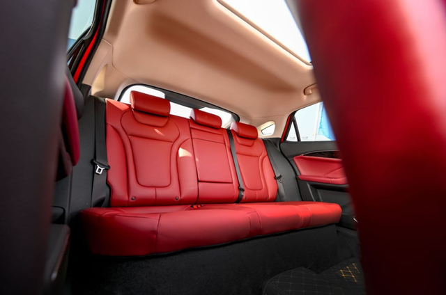 奔腾B70截胡日系车：10万级家轿的“舒适标杆”，为何非它莫属？