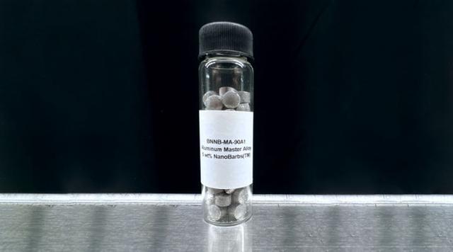 氮化硼纳米管合金母颗粒，可提升发动机汽缸盖强度70%或减重50%