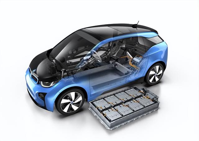 第一批“新能源”汽车终于要换电池了！看到价格后，你还想买吗？