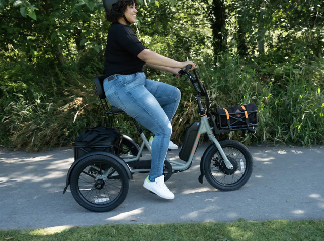 Rad Power Bike 推出三轮电动自行车 RadTrike，专为两轮困难户设计！