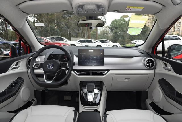 解读比亚迪 元Pro 2021款 401KM 豪华型，一款有着运动气息的SUV