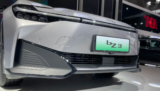 丰田也想跑量！bZ3将上市搭载比亚迪三电系统，价格不高续航够用