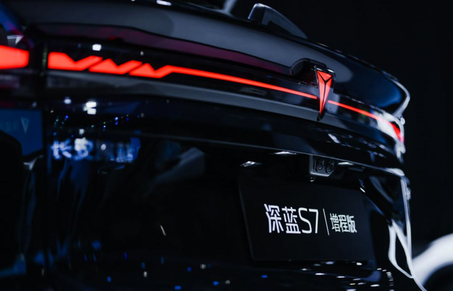 18万起大卖？深蓝S7亮相上海车展，提供纯电、增程、氢电3种动力