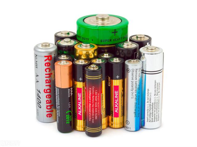 目前最常用的蓄电池品种和性能特点