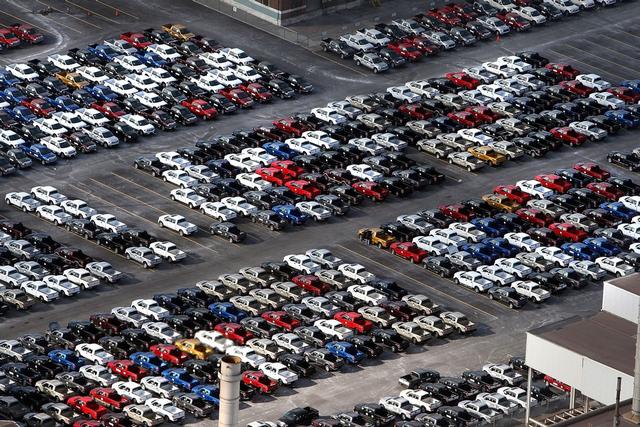 2023年车市的最大难题：200万辆库存车卖给谁？