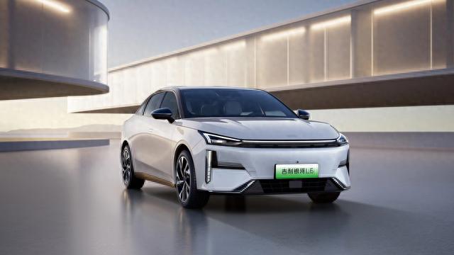 吉利汽车：新能源主线清晰，多品牌协同战略持续提升品牌价值